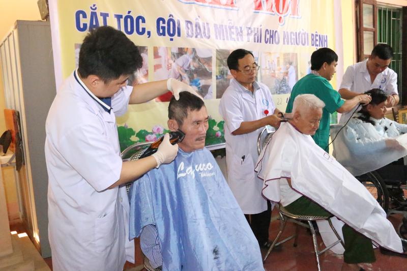 Bệnh viện PHCN Hà Tĩnh tổ chức nhiều hoạt động hưởng ứng ngày “Công tác xã hội Việt Nam 25/3”