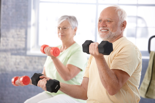 Rèn luyện thể lực giúp tăng cường sức khỏe tim, phòng ngừa ngã ở người già