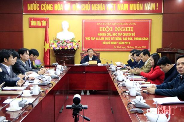 Xây dựng ý thức tôn trọng nhân dân, phát huy dân chủ theo phong cách Hồ Chí Minh