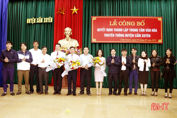Hà Tĩnh hoàn tất việc thành lập trung tâm văn hóa - truyền thông cấp huyện