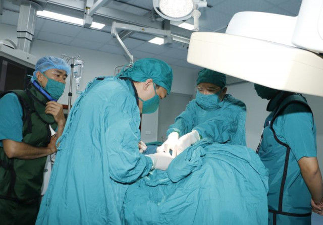 Bệnh viện Đa khoa Hà Tĩnh triển khai thành công kỹ thuật cấy máy phá rung tự động trong buồng tim