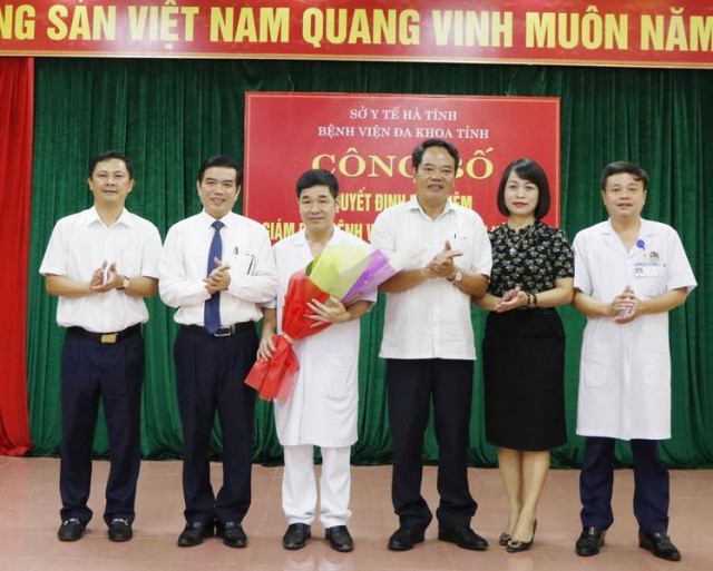 Bác sỹ Hoàng Quang Trung được bổ nhiệm làm Giám đốc Bệnh viện Đa khoa Hà Tĩnh