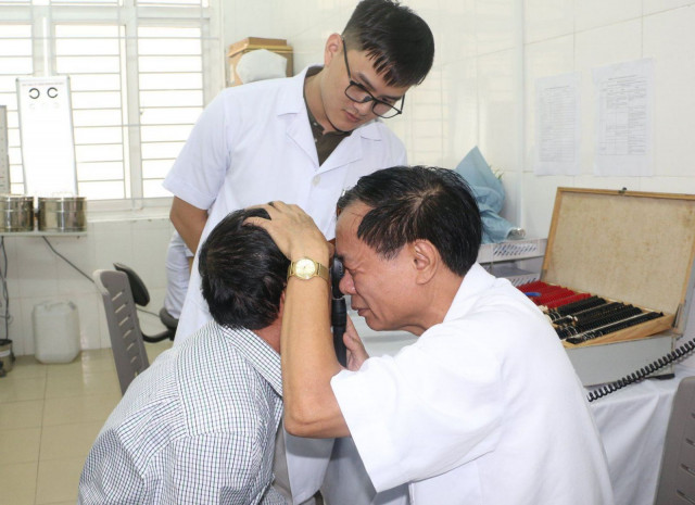 Bệnh viện Đa khoa Thành Phố Hà Tĩnh: Ký kết Hợp đồng chuyển giao kỹ thuật và khai trương máy mổ mắt Phaco