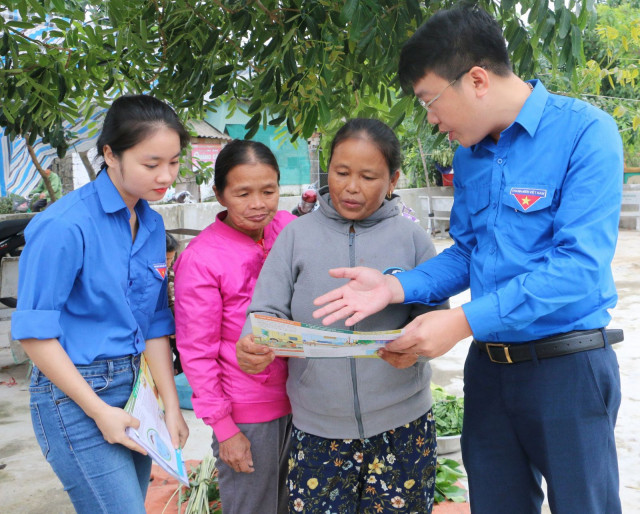 Đoàn thanh niên Chi đoàn Trung tâm Kiểm soát bệnh tật chung tay phòng chống sốt xuất huyết