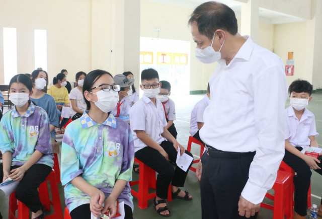 Ngành y tế Hà Tĩnh khuyến cáo người dân sớm tiêm vắc-xin phòng COVID-19 cho trẻ