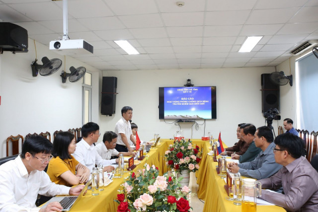 Trao đổi kinh nghiệm trong công tác quan hệ, hợp tác y tế biên giới giữa 2 tỉnh Bolykhamxay (Lào) và tỉnh Hà Tĩnh