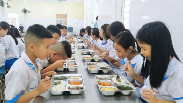 Dinh dưỡng hợp lý cho trẻ em tuổi học đường