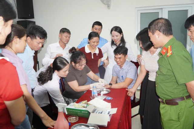 Tập huấn tư vấn và xét nghiệm HIV cho cán bộ y tế