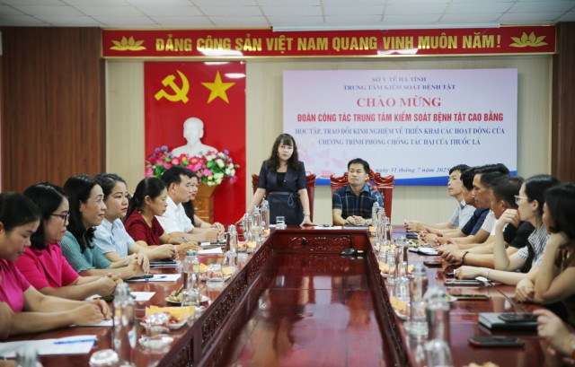 CDC Cao Bằng trao đổi, học tập kinh nghiệm tại CDC Hà Tĩnh