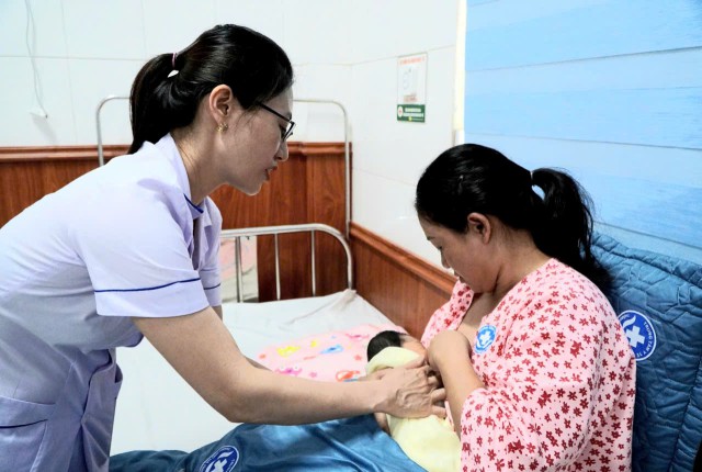 Ưu tiên nuôi con bằng sữa mẹ: Tạo dựng hệ thống hỗ trợ bền vững