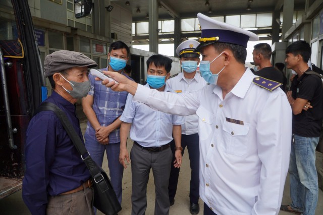 Tăng cường phòng chống cúm gia cầm lây sang người