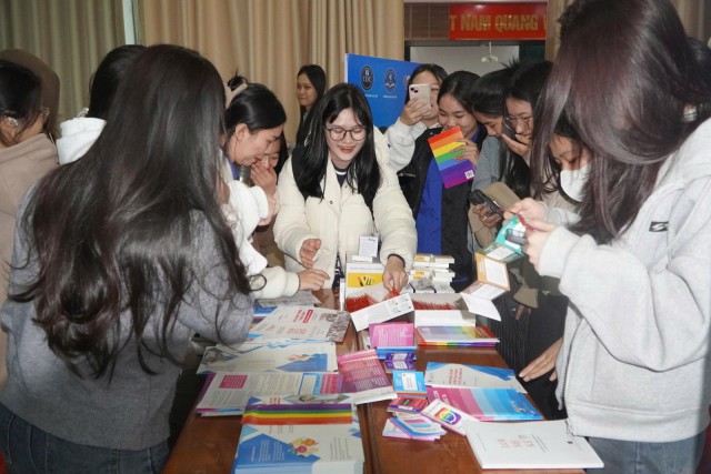 Truyền thông dự phòng HIV và điều trị dự phòng trước phơi nhiễm HIV (PrEP) tại Trường Đại Học Hà Tĩnh