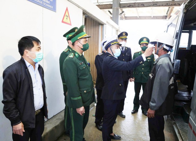 Giám sát chặt chẽ người nhập cảnh qua Cửa khẩu quốc tế Cầu Treo