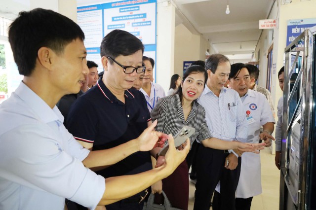 Nỗ lực hoàn thành tốt sứ mệnh chăm sóc, bảo vệ và nâng cao sức khỏe Nhân dân