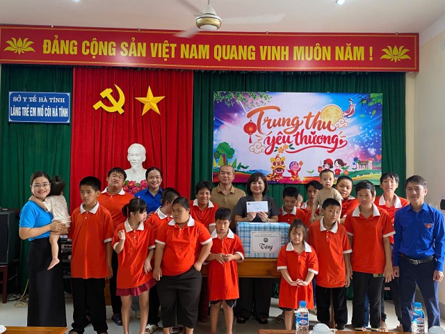 CDC Hà Tĩnh mang Tết Trung thu ấm áp đến với trẻ em Làng SOS